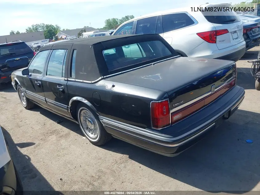 1994 Lincoln Town Car Signature/Tournament VIN: 1LNLM82W5RY640605 Lot: 45276084