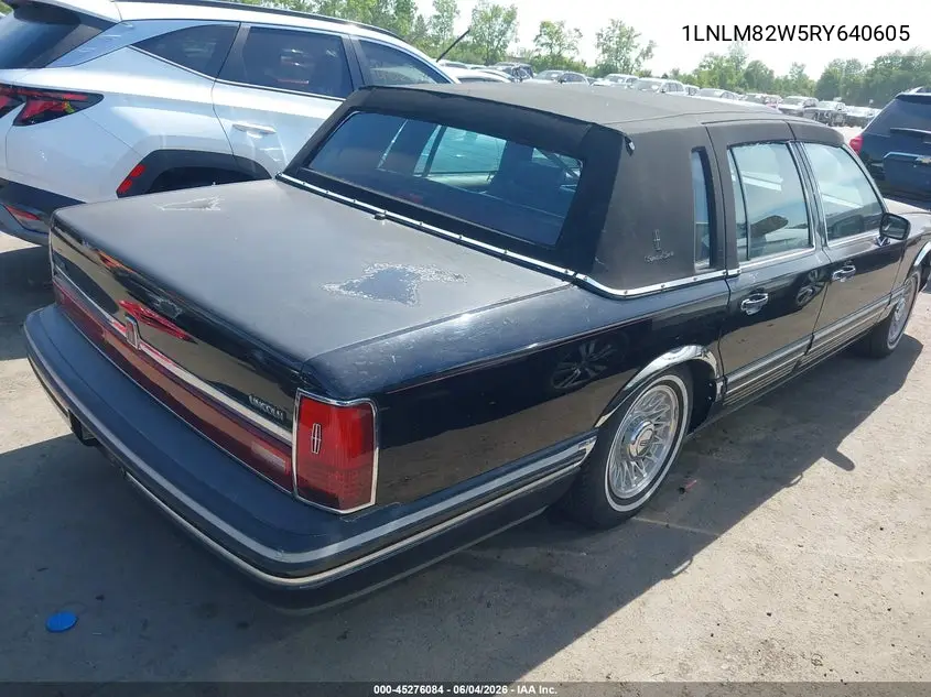 1994 Lincoln Town Car Signature/Tournament VIN: 1LNLM82W5RY640605 Lot: 45276084