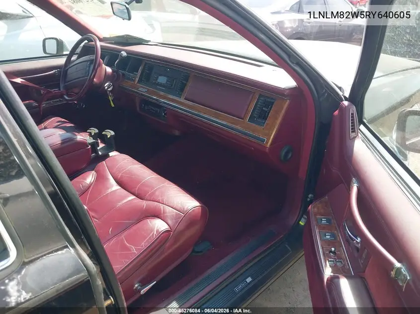 1994 Lincoln Town Car Signature/Tournament VIN: 1LNLM82W5RY640605 Lot: 45276084