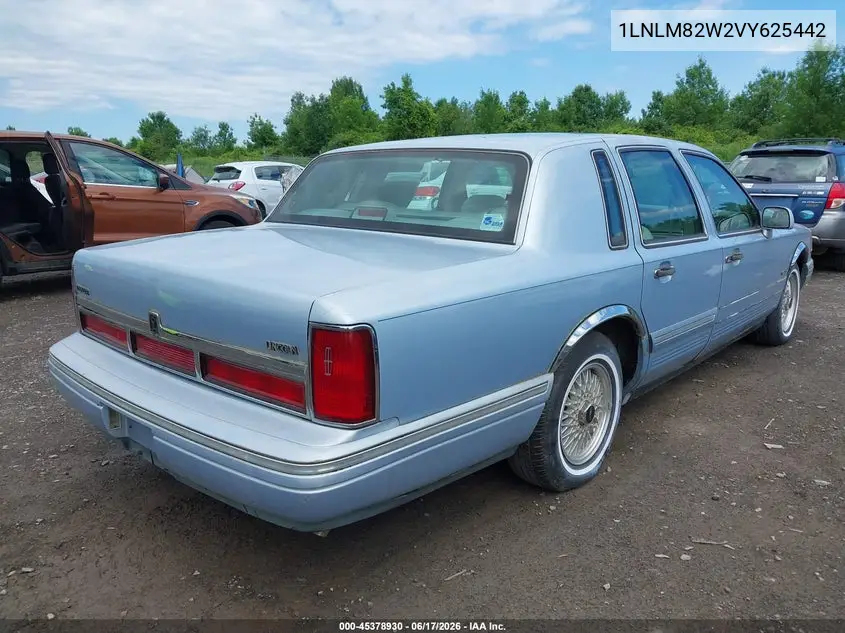 1997 Lincoln Town Car Signature VIN: 1LNLM82W2VY625442 Lot: 45378930