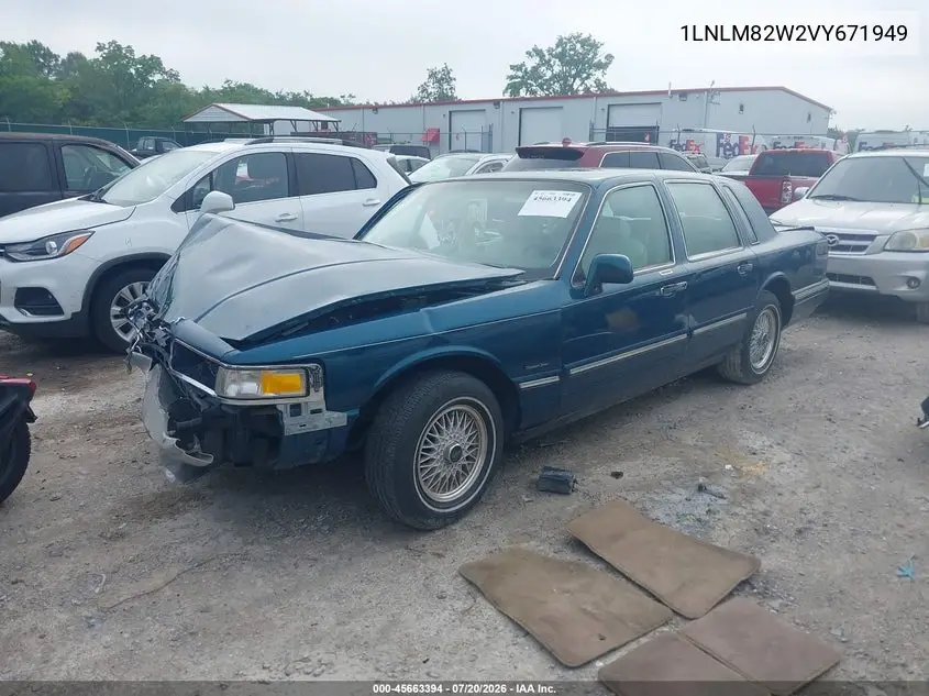 1997 Lincoln Town Car Signature VIN: 1LNLM82W2VY671949 Lot: 45663394