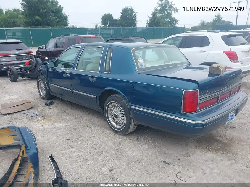 1997 Lincoln Town Car Signature VIN: 1LNLM82W2VY671949 Lot: 45663394