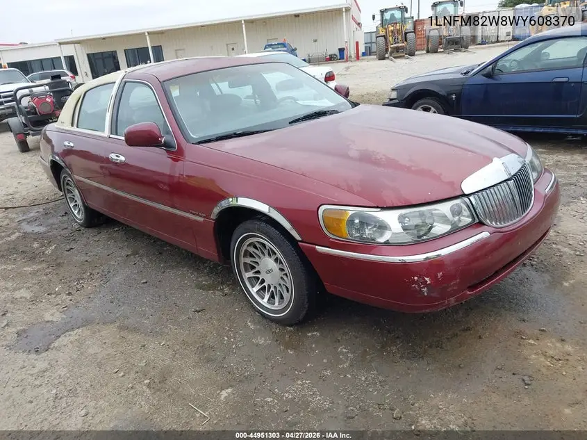 1998 Lincoln Town Car Signature VIN: 1LNFM82W8WY608370 Lot: 44951303