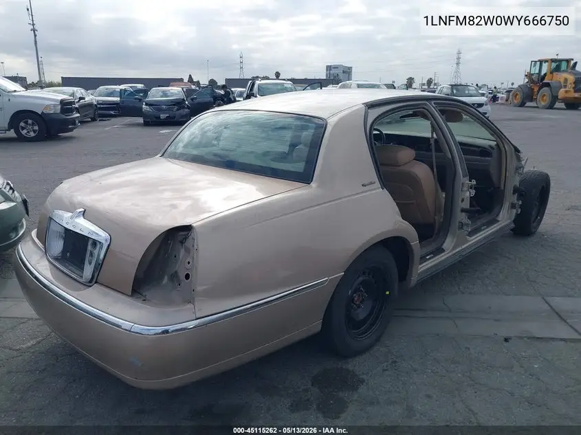 1998 Lincoln Town Car Signature VIN: 1LNFM82W0WY666750 Lot: 45115262