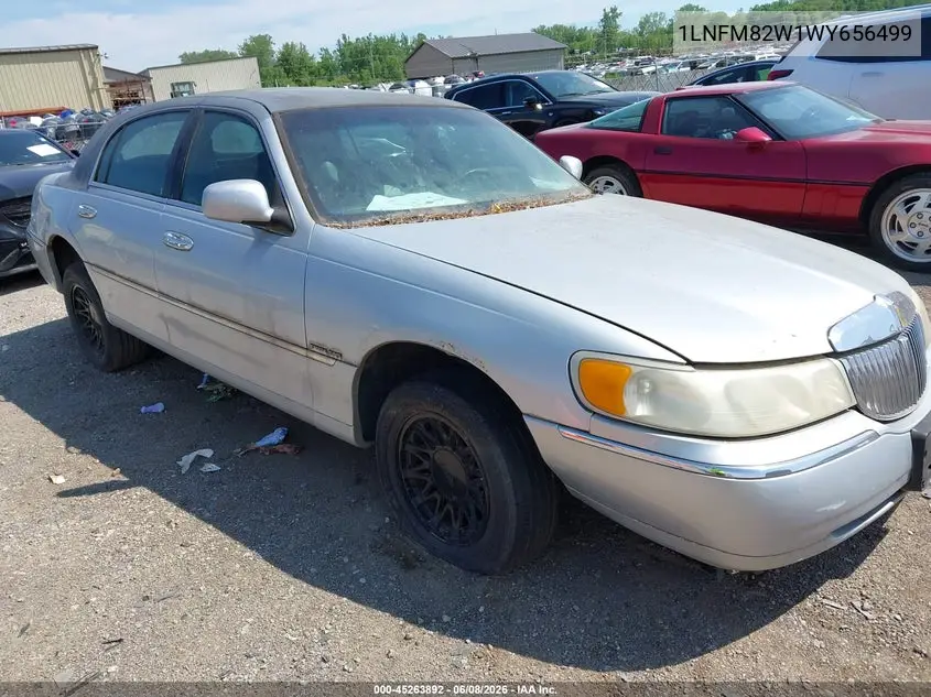 1998 Lincoln Town Car Signature VIN: 1LNFM82W1WY656499 Lot: 45263892