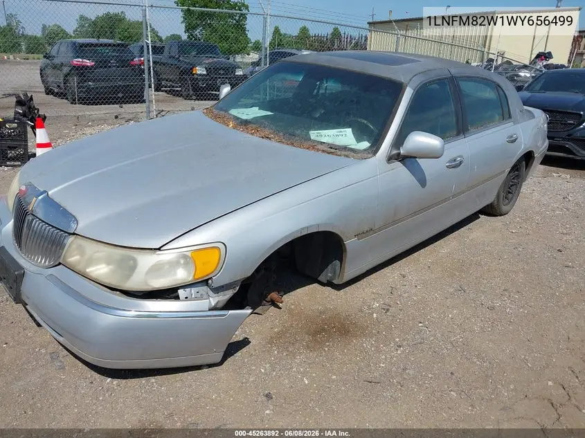 1998 Lincoln Town Car Signature VIN: 1LNFM82W1WY656499 Lot: 45263892