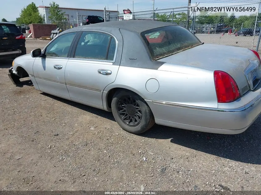 1998 Lincoln Town Car Signature VIN: 1LNFM82W1WY656499 Lot: 45263892