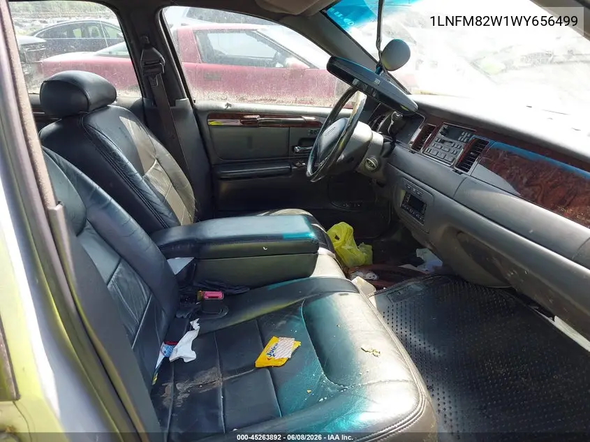 1998 Lincoln Town Car Signature VIN: 1LNFM82W1WY656499 Lot: 45263892