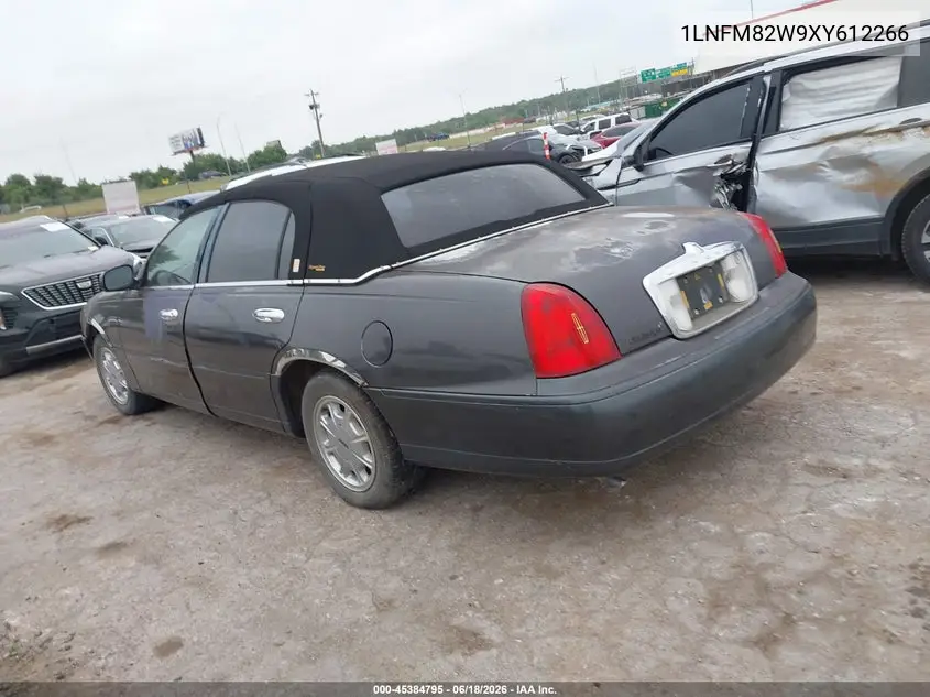 1999 Lincoln Town Car Signature VIN: 1LNFM82W9XY612266 Lot: 45384795