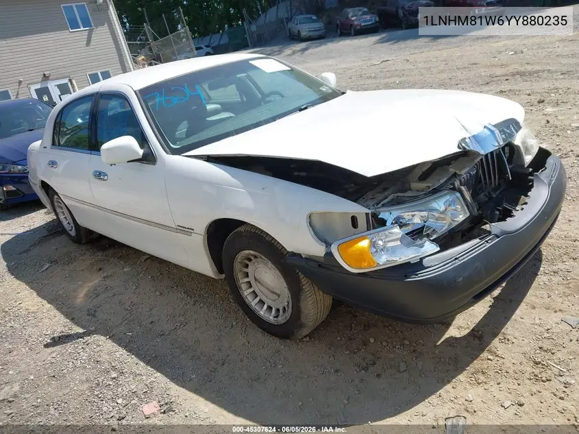 2000 Lincoln Town Car Executive VIN: 1LNHM81W6YY880235 Lot: 45307624