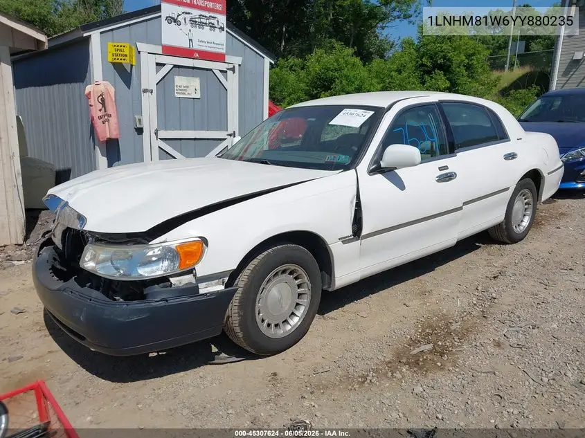 2000 Lincoln Town Car Executive VIN: 1LNHM81W6YY880235 Lot: 45307624