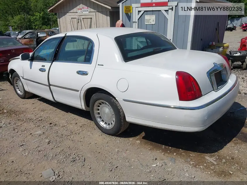 2000 Lincoln Town Car Executive VIN: 1LNHM81W6YY880235 Lot: 45307624