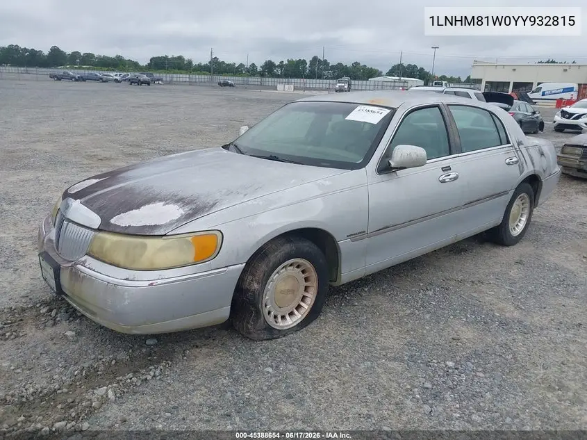2000 Lincoln Town Car Executive VIN: 1LNHM81W0YY932815 Lot: 45388654