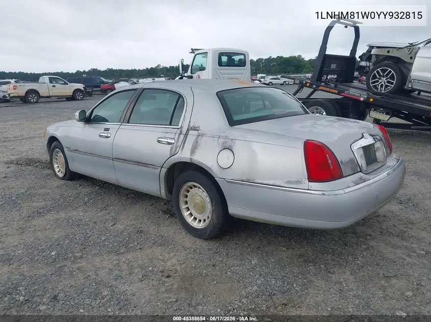 2000 Lincoln Town Car Executive VIN: 1LNHM81W0YY932815 Lot: 45388654