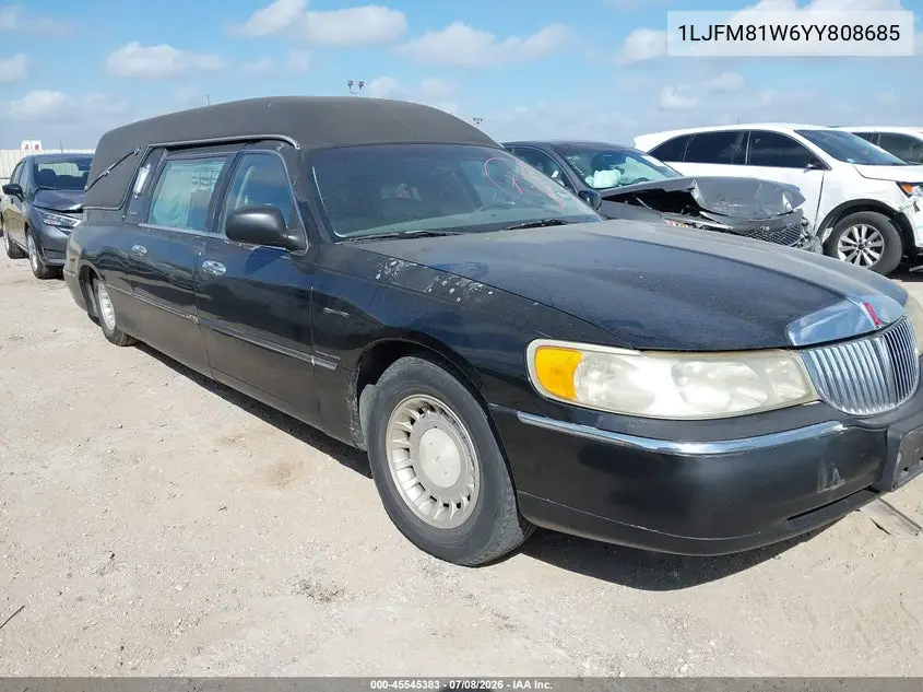 2000 Lincoln Town Car Executive VIN: 1LJFM81W6YY808685 Lot: 45545383