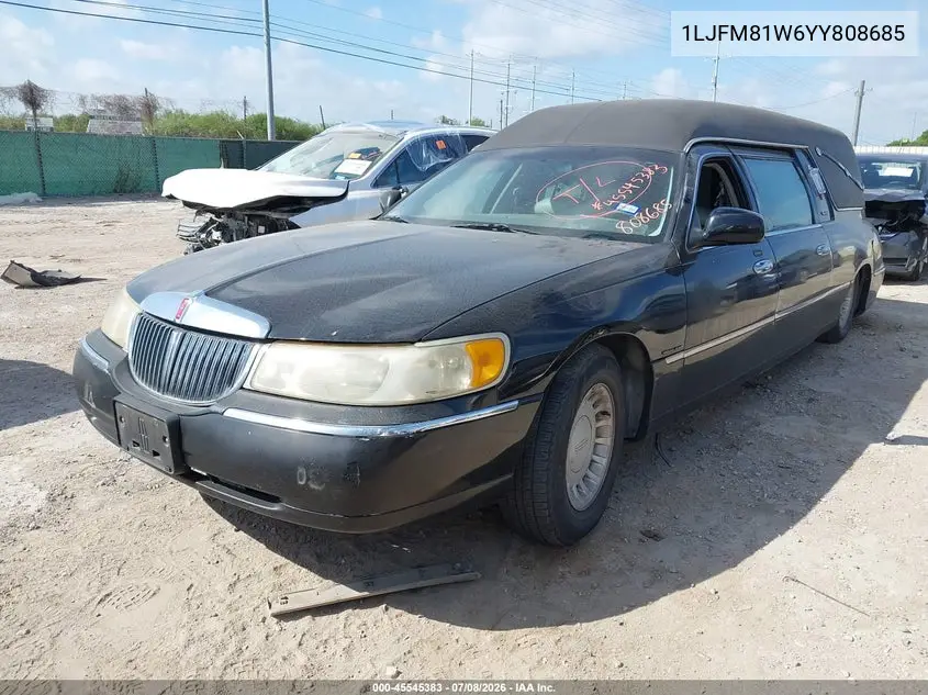 2000 Lincoln Town Car Executive VIN: 1LJFM81W6YY808685 Lot: 45545383