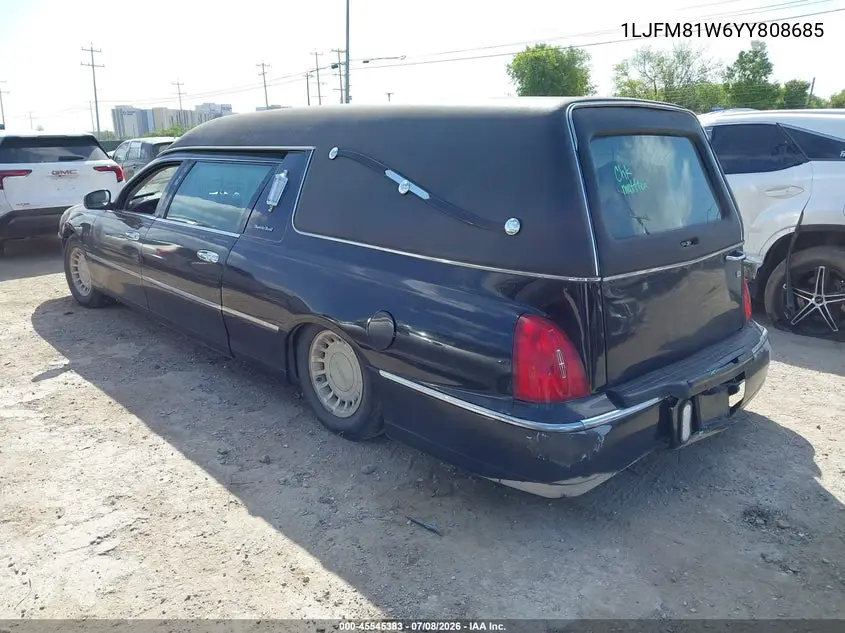 2000 Lincoln Town Car Executive VIN: 1LJFM81W6YY808685 Lot: 45545383