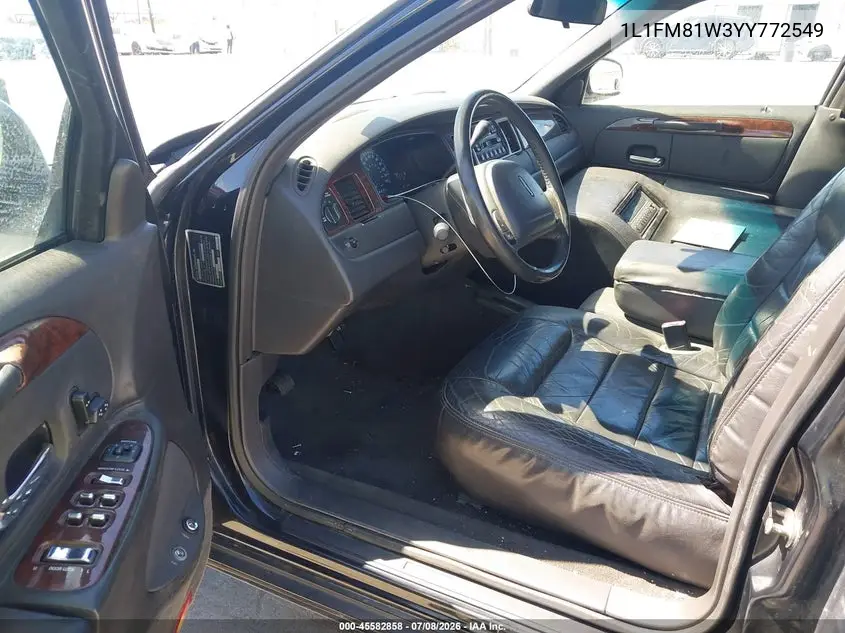 2000 Lincoln Town Car Signature VIN: 1L1FM81W3YY772549 Lot: 45582858