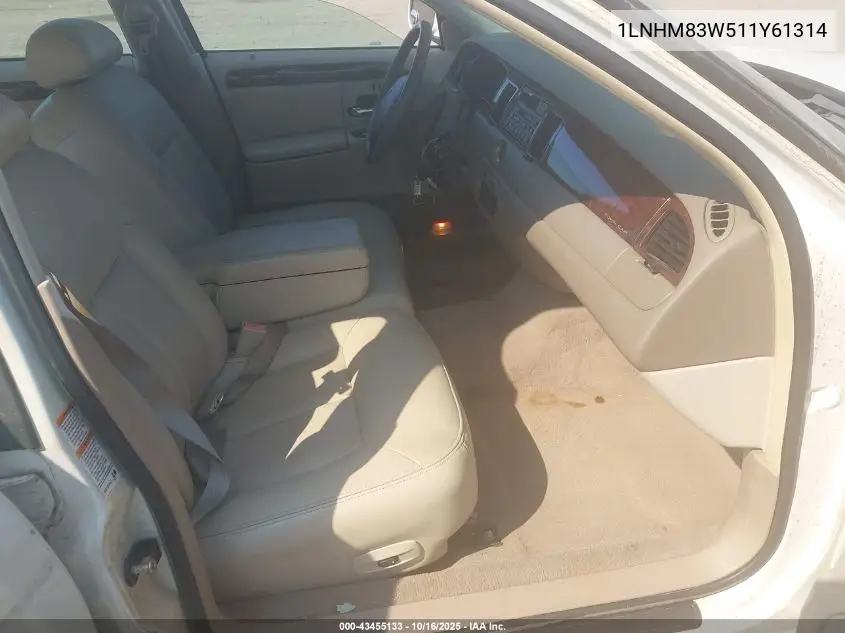 1LNHM83W51Y613140 2001 Lincoln Town Car Cartier