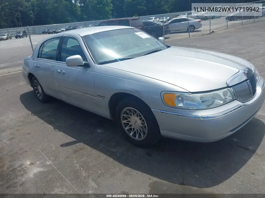 2001 Lincoln Town Car Signature VIN: 1LNHM82WX1Y719942 Lot: 45240099