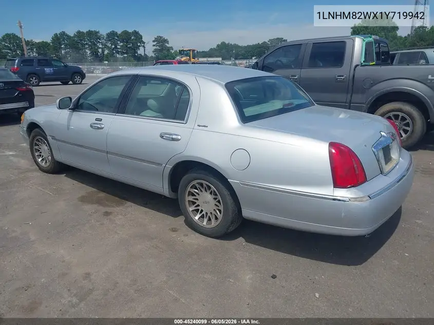 2001 Lincoln Town Car Signature VIN: 1LNHM82WX1Y719942 Lot: 45240099