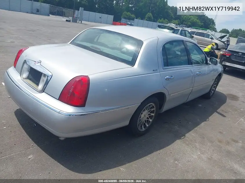 2001 Lincoln Town Car Signature VIN: 1LNHM82WX1Y719942 Lot: 45240099
