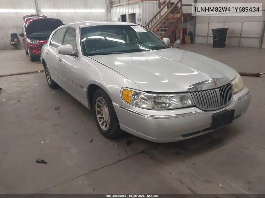 2001 Lincoln Town Car Signature VIN: 1LNHM82W41Y689434 Lot: 45480243