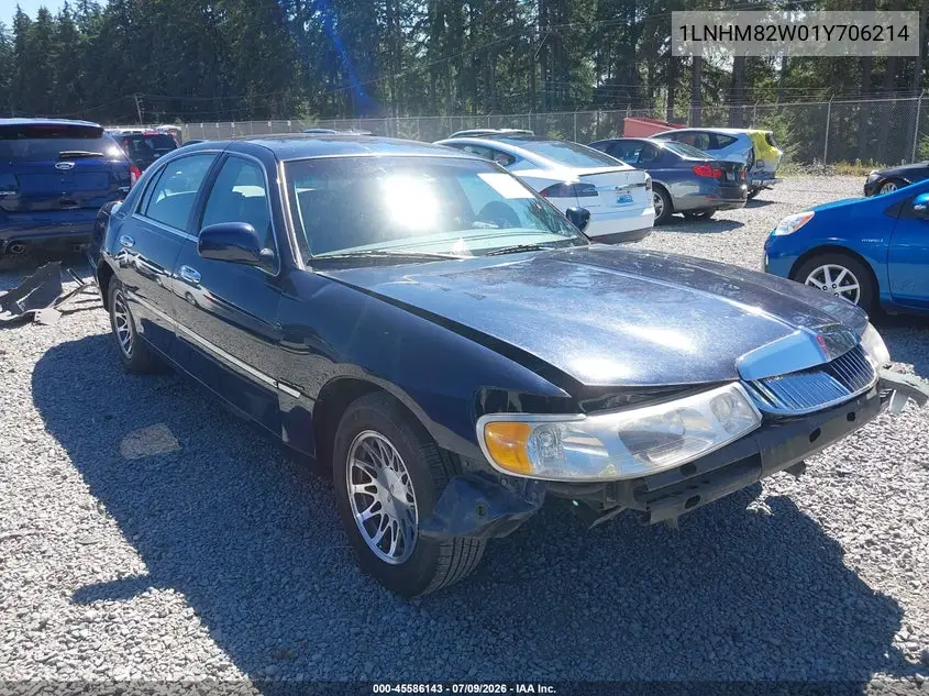 2001 Lincoln Town Car Signature VIN: 1LNHM82W01Y706214 Lot: 45586143
