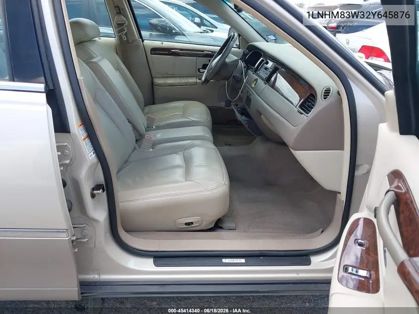 2002 Lincoln Town Car Cartier VIN: 1LNHM83W32Y645876 Lot: 45414340