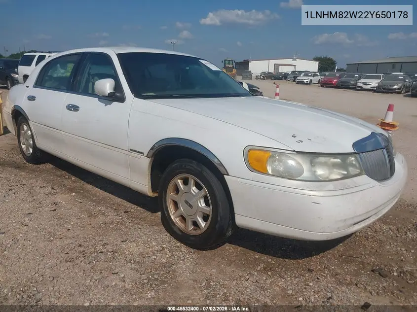 2002 Lincoln Town Car Signature VIN: 1LNHM82W22Y650178 Lot: 45532400