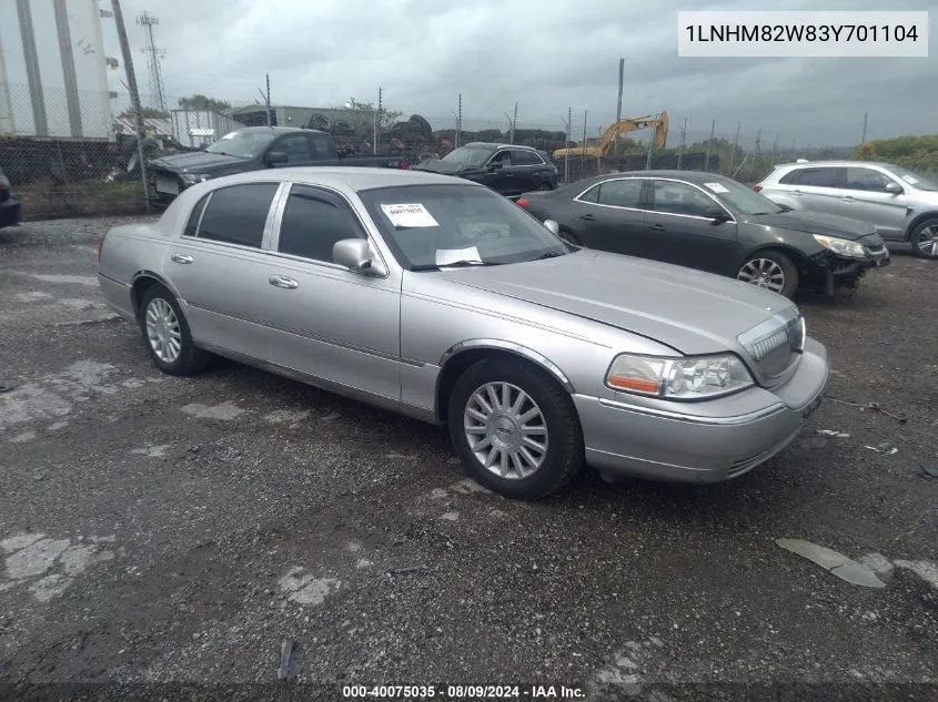 2003 Lincoln Town Car Signature VIN: 1LNHM82W83Y701104 Lot: 40075035