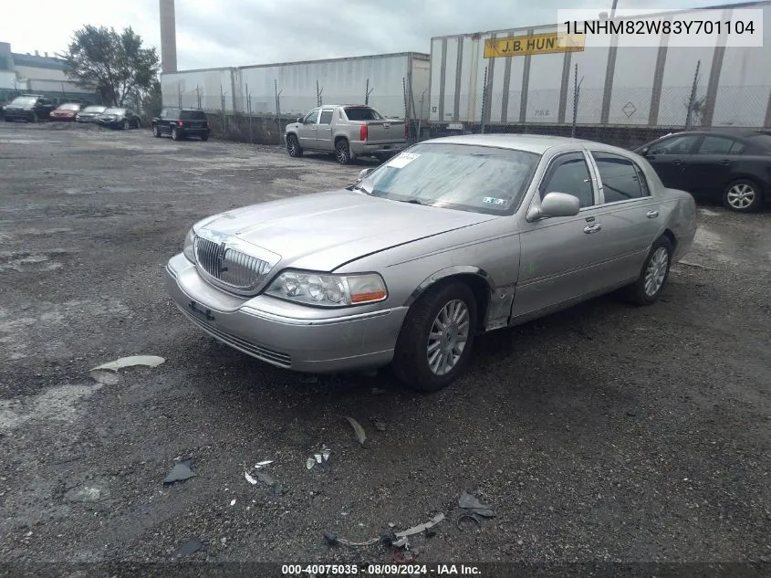 2003 Lincoln Town Car Signature VIN: 1LNHM82W83Y701104 Lot: 40075035