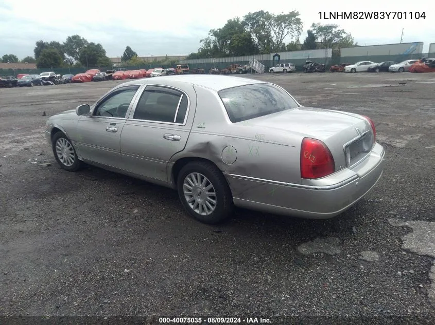 2003 Lincoln Town Car Signature VIN: 1LNHM82W83Y701104 Lot: 40075035