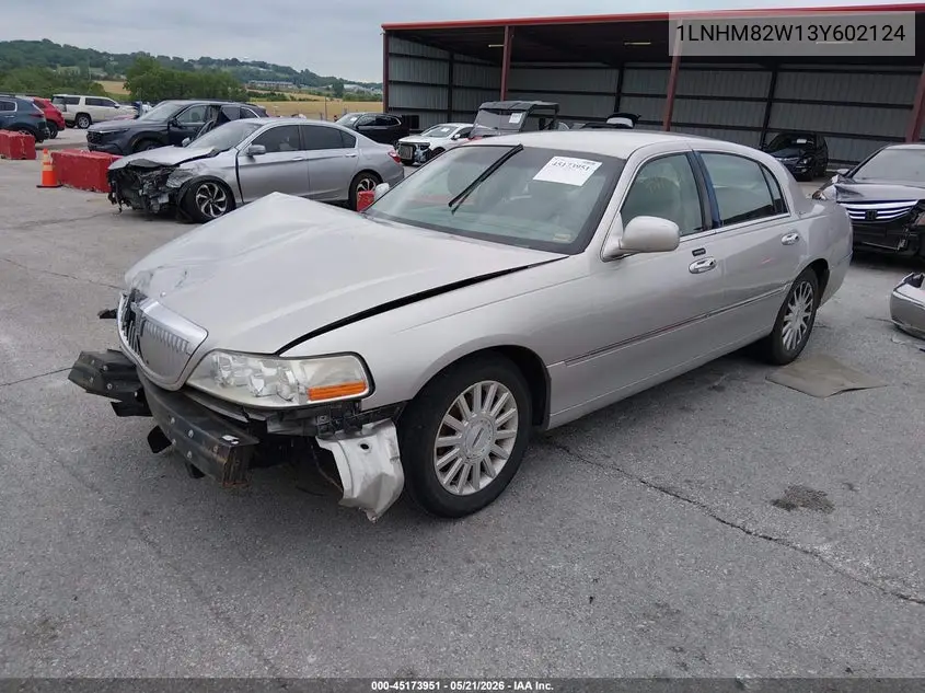 2003 Lincoln Town Car Signature VIN: 1LNHM82W13Y602124 Lot: 45173951