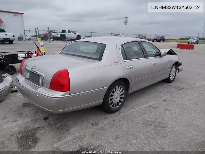 2003 Lincoln Town Car Signature VIN: 1LNHM82W13Y602124 Lot: 45173951