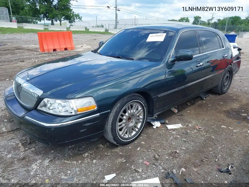 2003 Lincoln Town Car Signature VIN: 1LNHM82W13Y609171 Lot: 45236883