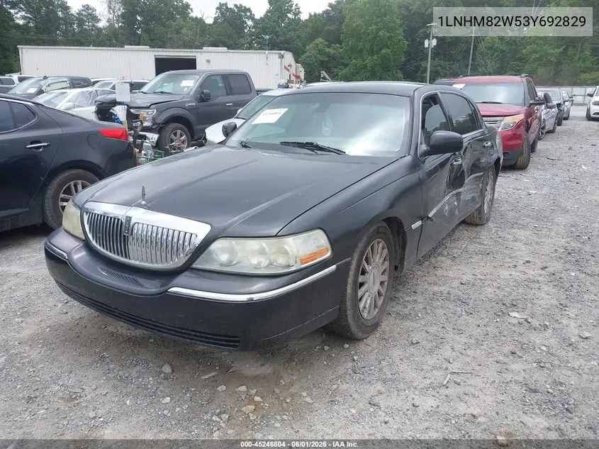 2003 Lincoln Town Car Signature VIN: 1LNHM82W53Y692829 Lot: 45246804