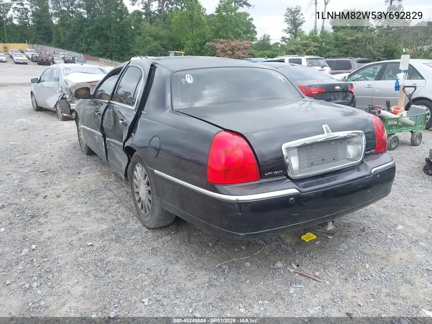 2003 Lincoln Town Car Signature VIN: 1LNHM82W53Y692829 Lot: 45246804