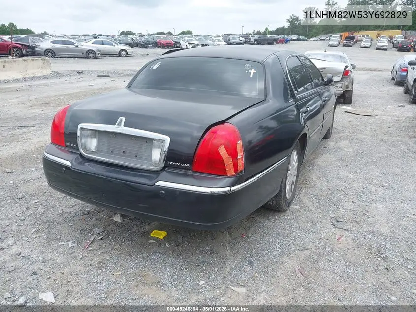 2003 Lincoln Town Car Signature VIN: 1LNHM82W53Y692829 Lot: 45246804