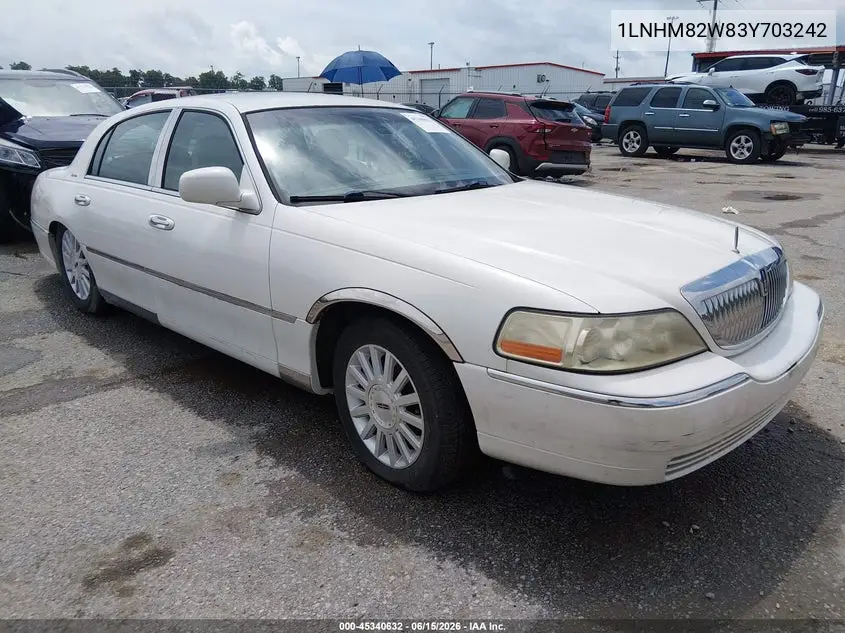 2003 Lincoln Town Car Signature VIN: 1LNHM82W83Y703242 Lot: 45340632