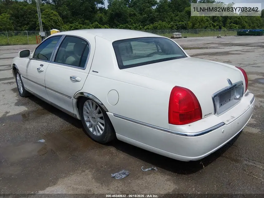 2003 Lincoln Town Car Signature VIN: 1LNHM82W83Y703242 Lot: 45340632
