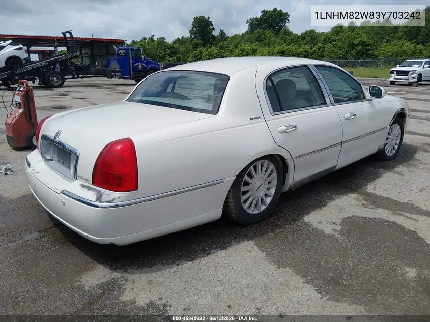 2003 Lincoln Town Car Signature VIN: 1LNHM82W83Y703242 Lot: 45340632