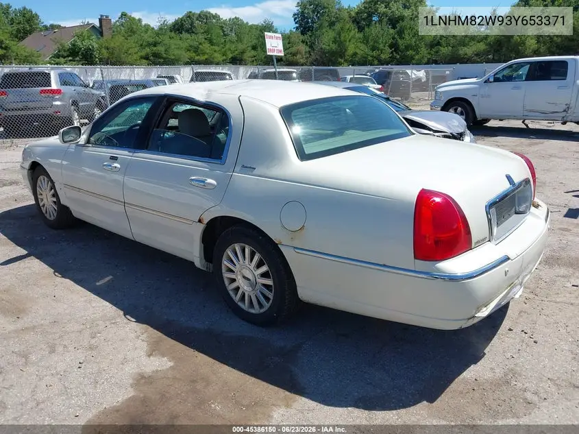 2003 Lincoln Town Car Signature VIN: 1LNHM82W93Y653371 Lot: 45386150