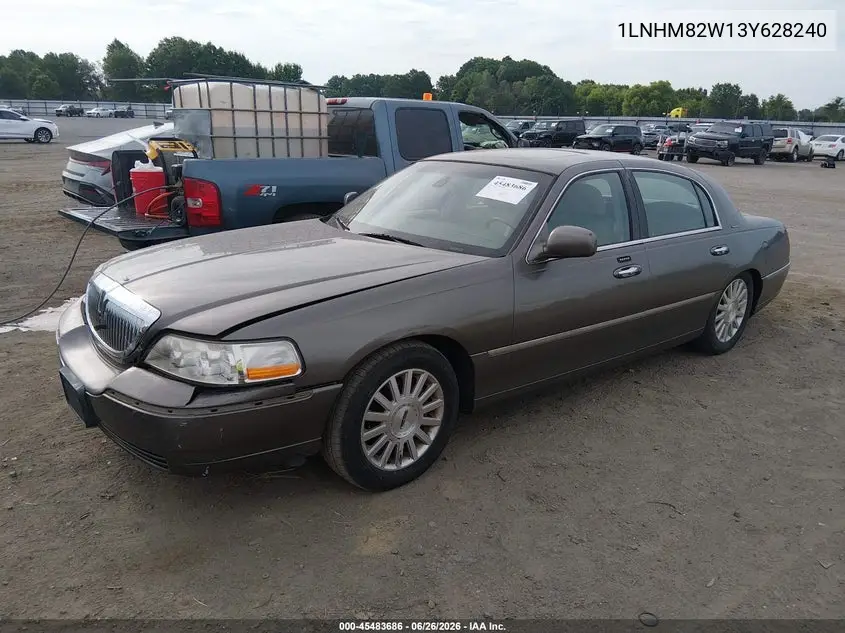2003 Lincoln Town Car Signature VIN: 1LNHM82W13Y628240 Lot: 45483686