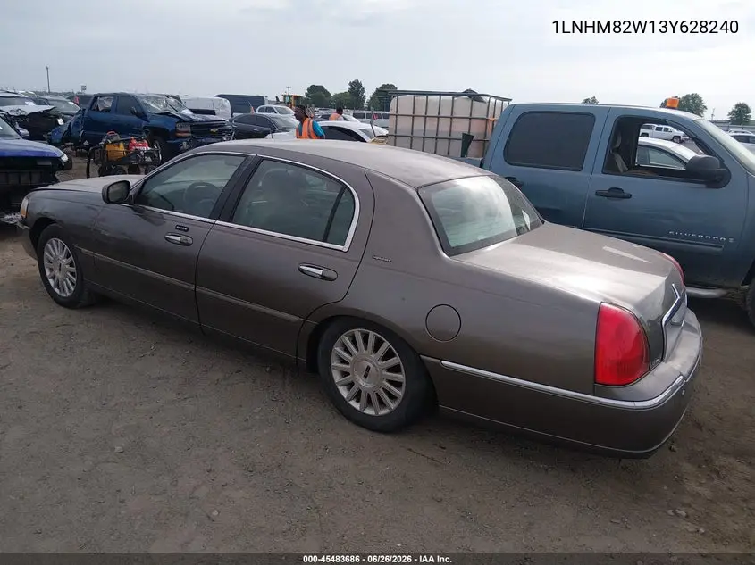 2003 Lincoln Town Car Signature VIN: 1LNHM82W13Y628240 Lot: 45483686