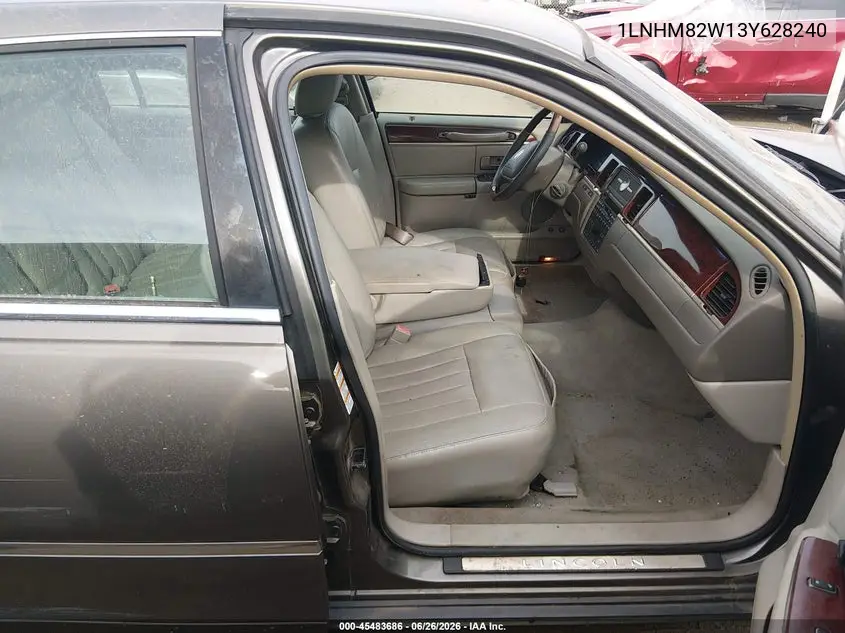 2003 Lincoln Town Car Signature VIN: 1LNHM82W13Y628240 Lot: 45483686