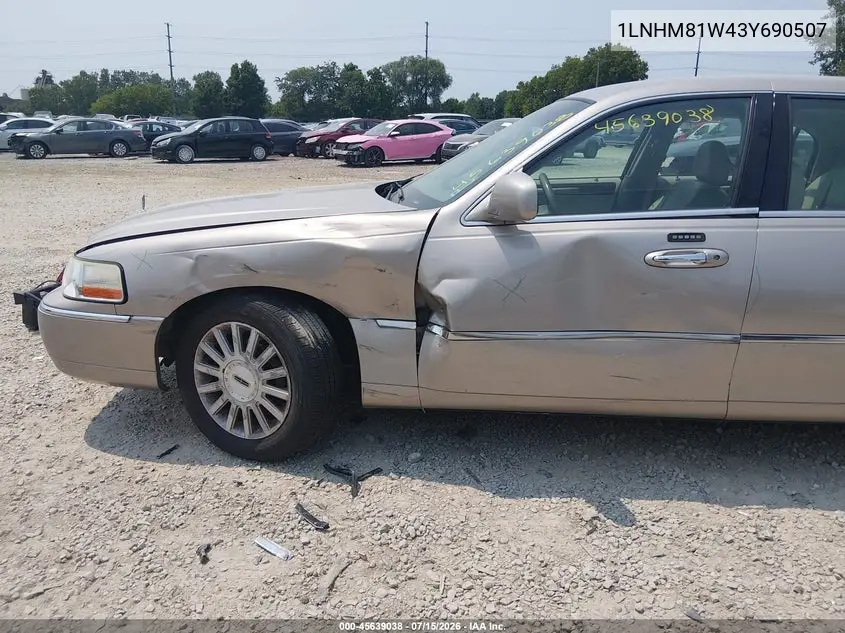 2003 Lincoln Town Car Executive VIN: 1LNHM81W43Y690507 Lot: 45639038