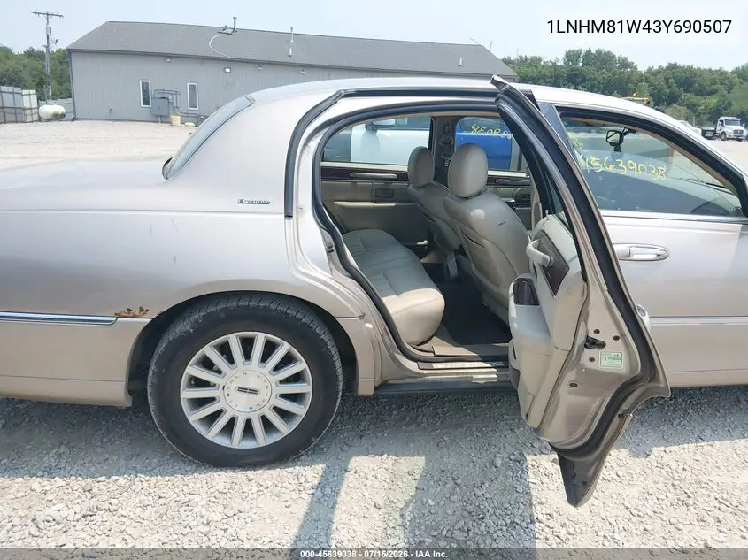 2003 Lincoln Town Car Executive VIN: 1LNHM81W43Y690507 Lot: 45639038