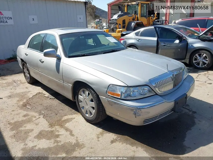 2004 Lincoln Town Car Ultimate VIN: 1LNHM83WX4Y680658 Lot: 45226789