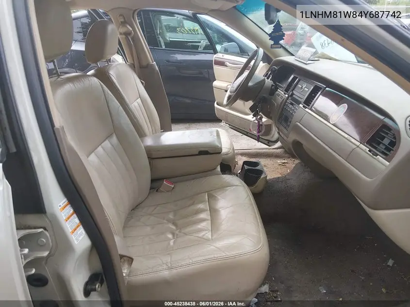 2004 Lincoln Town Car Signature VIN: 1LNHM81W84Y687742 Lot: 45238438